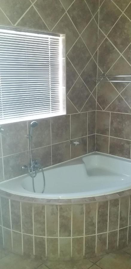 B&B 464 On 22Nd Ave Pretoria Bagian luar foto